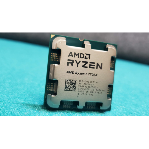 AMD RYZEN 7 7700X 8 Core, 4,50-5.40GHz, 40Mb Cache, 105W,  AM5 Soket, BOX (Kutulu) (Grafik Kart VAR, Fan YOK)