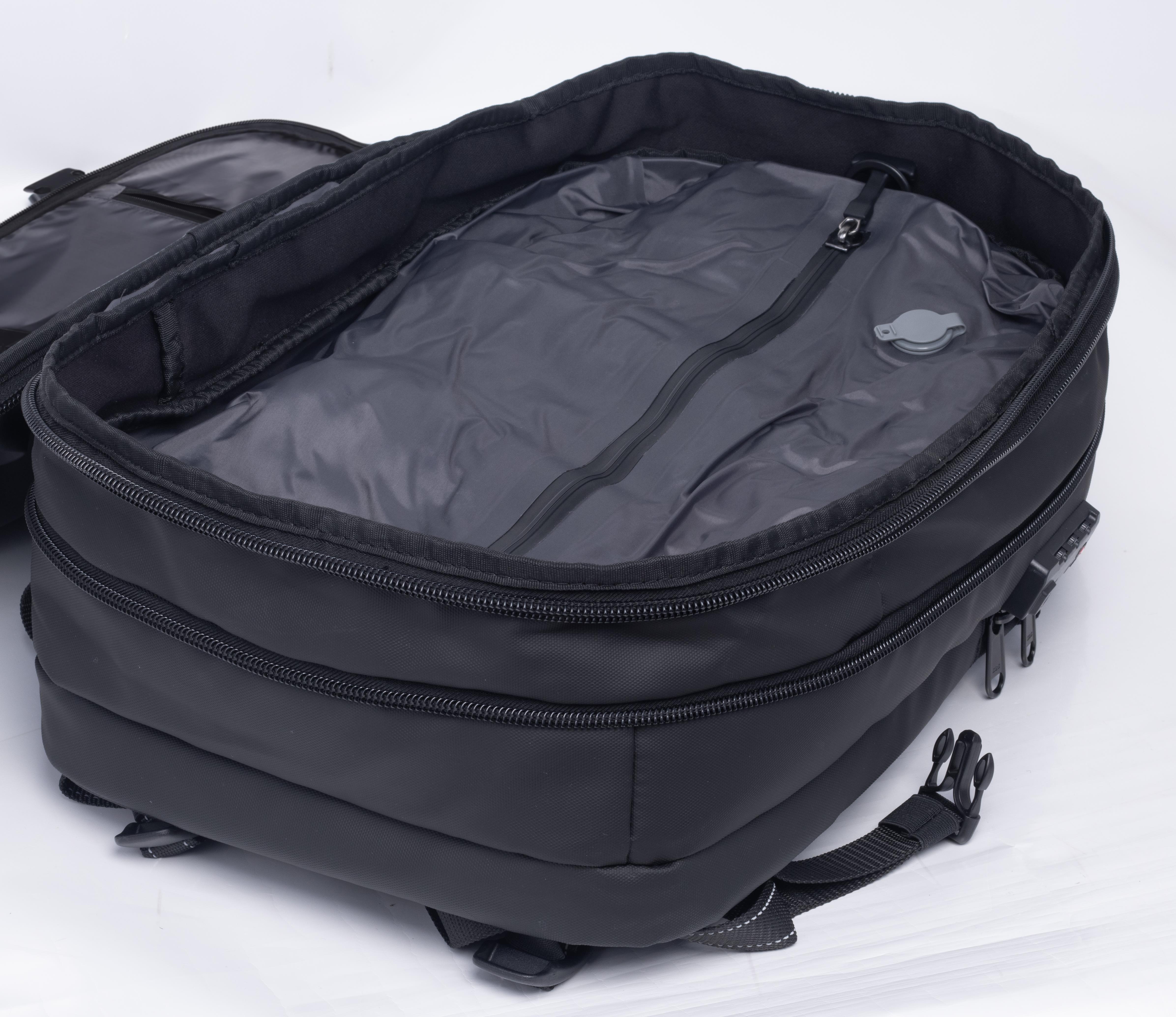 Classone VC173-00B VIP Vacum Travel Serisi 17,3, 15.6, 14 inch Uyumlu Laptop Sırt Çantası – Siyah